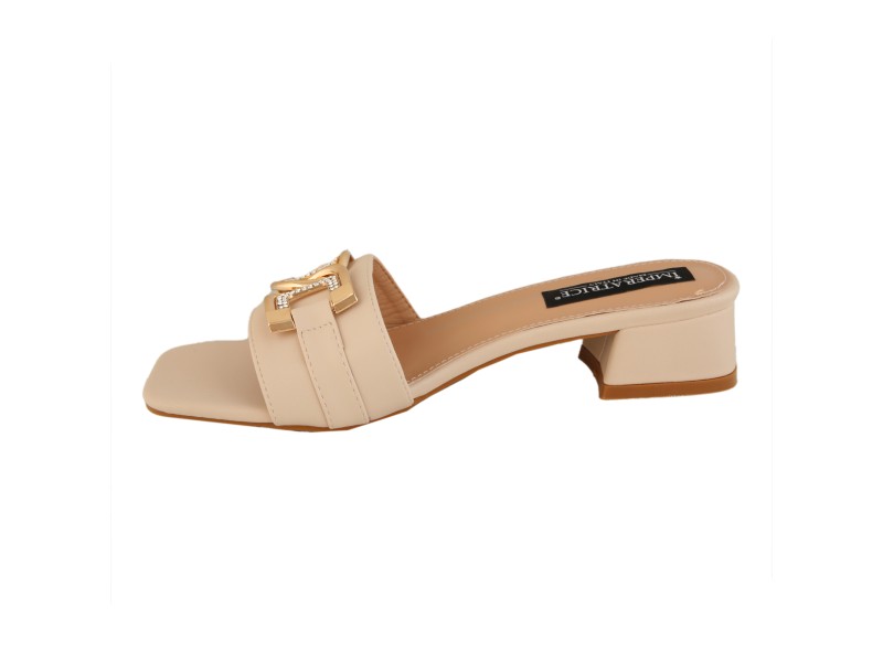 Sandali bassi sales con tacco