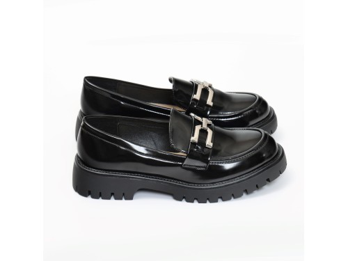 Mocassini in simil pelle verniciata platform con applicazione color argento