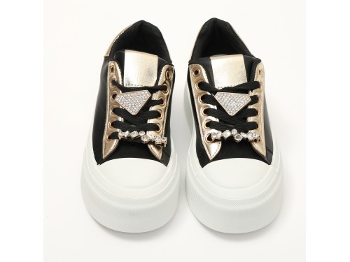 Sneakers in simil pelle con dettagli gioiello
