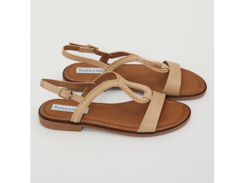 Sandali bassi in simil pelle con fasce intrecciate