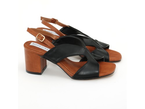 Sandali in simil pelle con tacco comodo