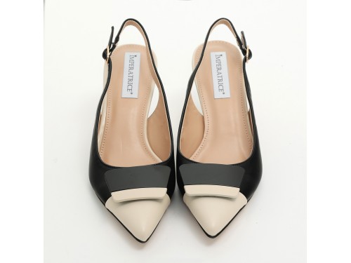 Dècolletè slingback bicolore con applicazione sulla punta