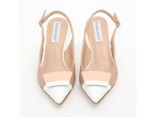 Dècolletè slingback bicolore con applicazione sulla punta