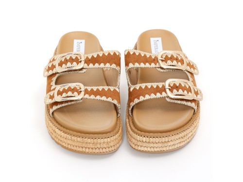 Sandali platform in simil pelle con fibbie color oro