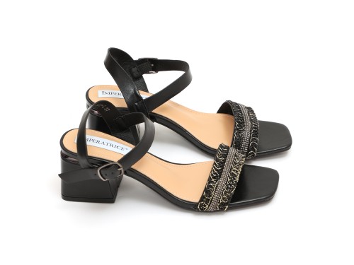 Sandali in simil pelle con tacco comodo quadrato ed applicazione strass