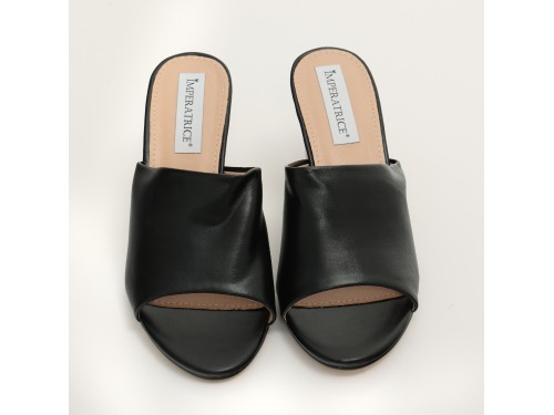 Sandali in simil pelle con tacco alto comodo