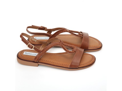 Sandali bassi in simil pelle con fasce intrecciate