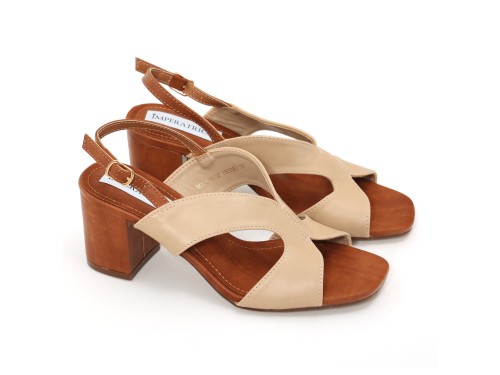 Sandali in simil pelle con tacco comodo