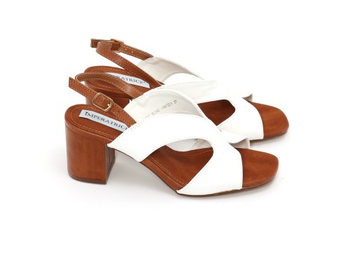 Sandali in simil pelle con tacco comodo