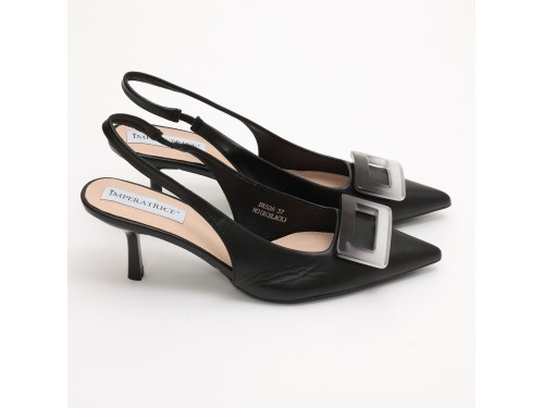 Dècolletè slingback in simil pelle con applicazione sulla punta