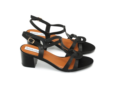Sandali in simil pelle con tacco comodo