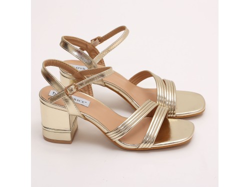 Sandali in simil pelle con tacco comodo