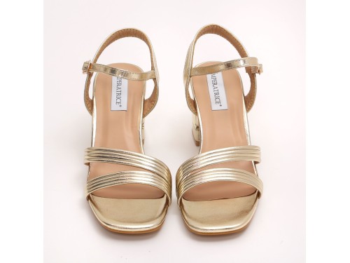 Sandali in simil pelle con tacco comodo