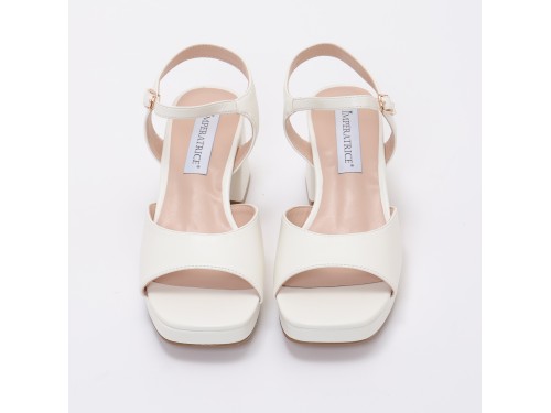 Sandali in simil pelle con tacco comodo