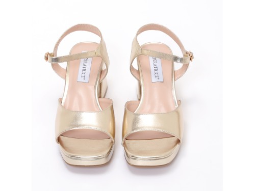 Sandali in simil pelle con tacco comodo