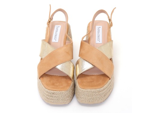 Sandali in simil pelle scamosciata con zeppa in rafia