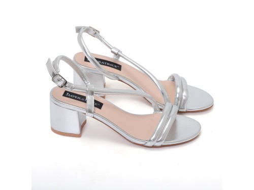 Sandali in simil pelle con tacco comodo