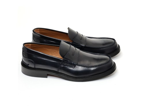 Mocassino con benda in pelle abrasivato con fondo cuoio antiscivolo