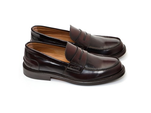 Mocassino con benda in pelle abrasivato con fondo cuoio antiscivolo
