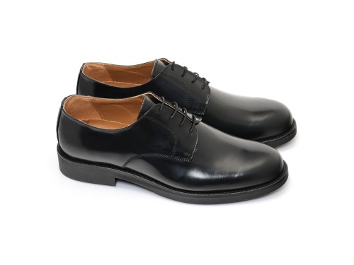 Derby stringate in pelle abrasivato con fondo in gomma