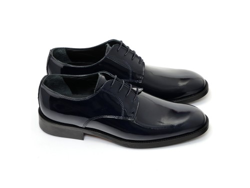 Derby stringate in pelle verniciata con fondo cuoio antiscivolo