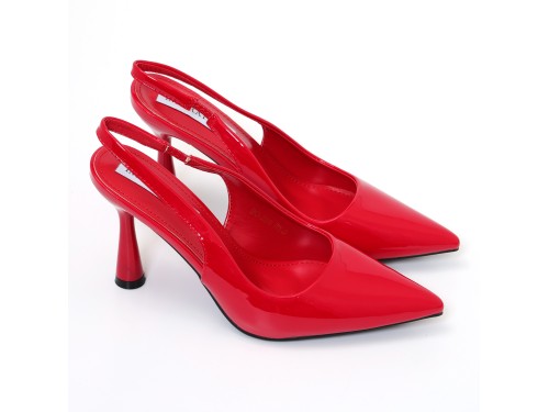 Dècolletè slingback in simil pelle verniciata con tacco a rocchetto tondo