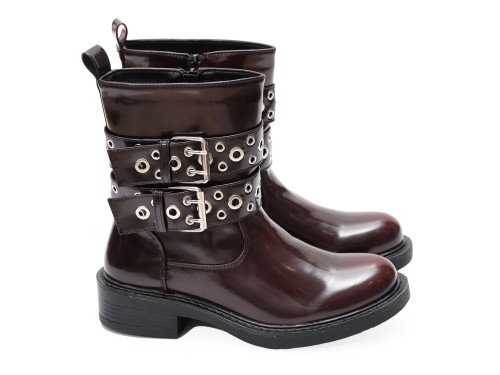 Stivaletto in simil pelle con cinturini