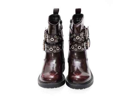 Stivaletto in simil pelle con cinturini