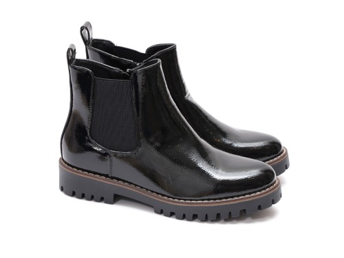 Stivaletto in simil pelle con elastico laterale