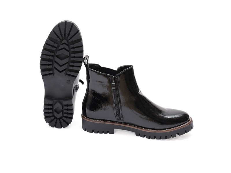 Stivaletto in simil pelle con elastico laterale