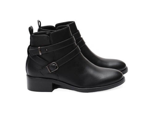 Stivaletto in simil pelle con fibbia