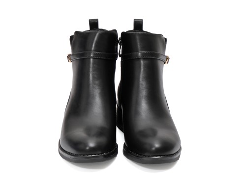 Stivaletto in simil pelle con fibia dorata