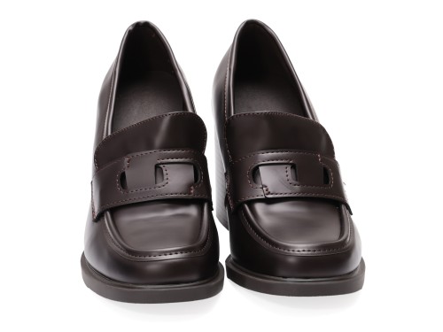Mocassino in simil pelle con tacco