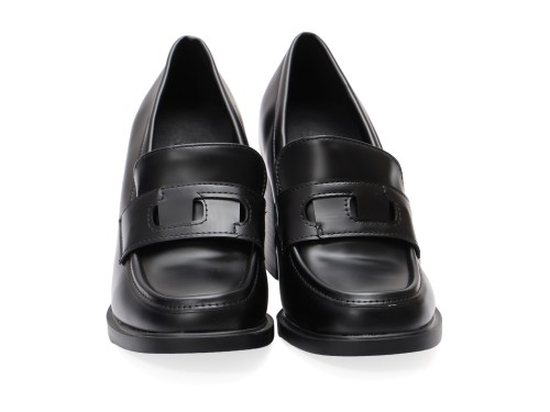 Mocassino in simil pelle con tacco