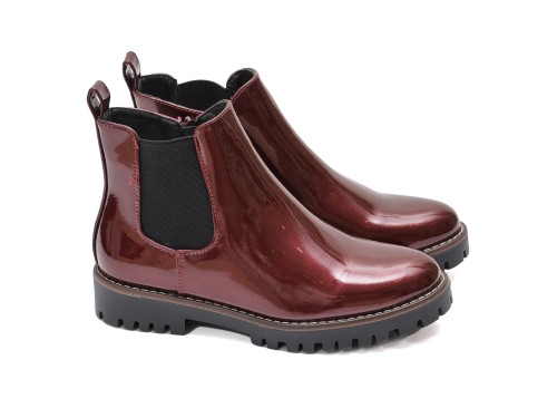 Stivaletto in simil pelle con elastico laterale