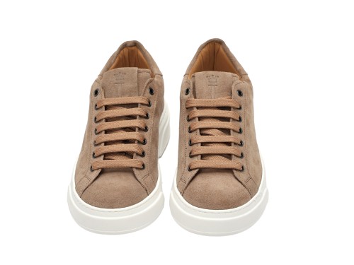 Sneakers stringate in vera pelle scamosciata