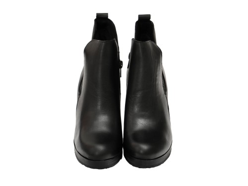 Stivaletto in vera pelle con tacco e fascia elastica