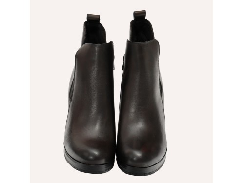 Stivaletto in vera pelle con tacco e fascia elastica