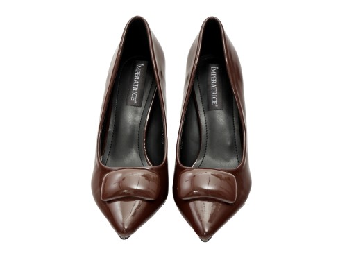 Decolletè in simil pelle verniciata con applicazione