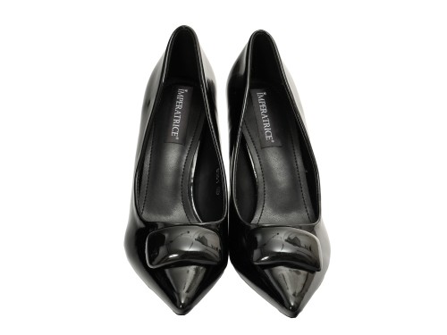 Decolletè in simil pelle verniciata con applicazione