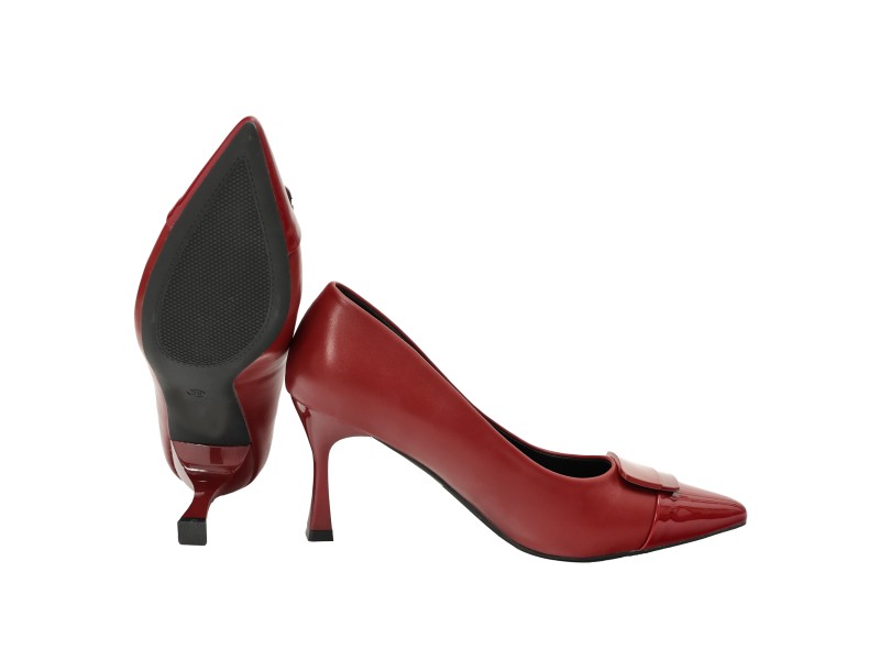 Decolletè in simil pelle con applicazione