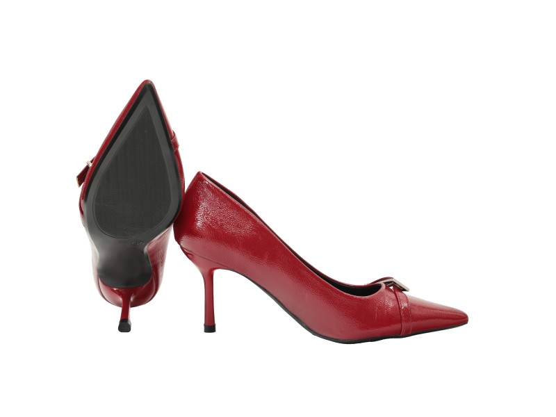 Decolletè in simil pelle verniciata con cinturino