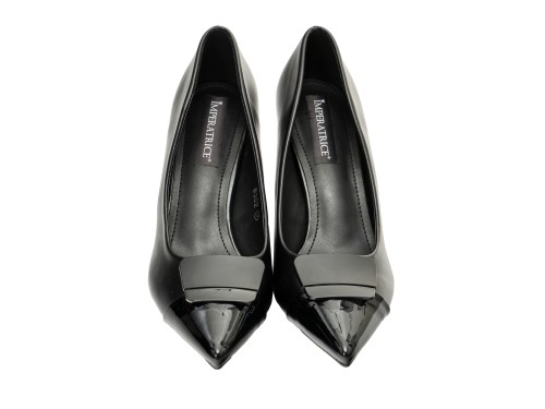 Decolletè in simil pelle con applicazione