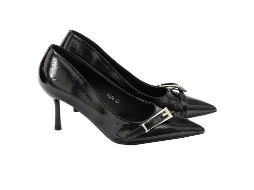 Decolletè in simil pelle verniciata con cinturino