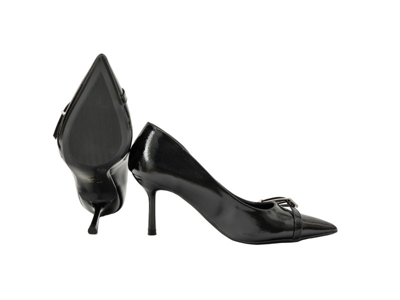 Decolletè in simil pelle verniciata con cinturino