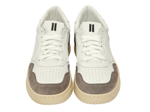Sneakers in pelle con inserti in camoscio