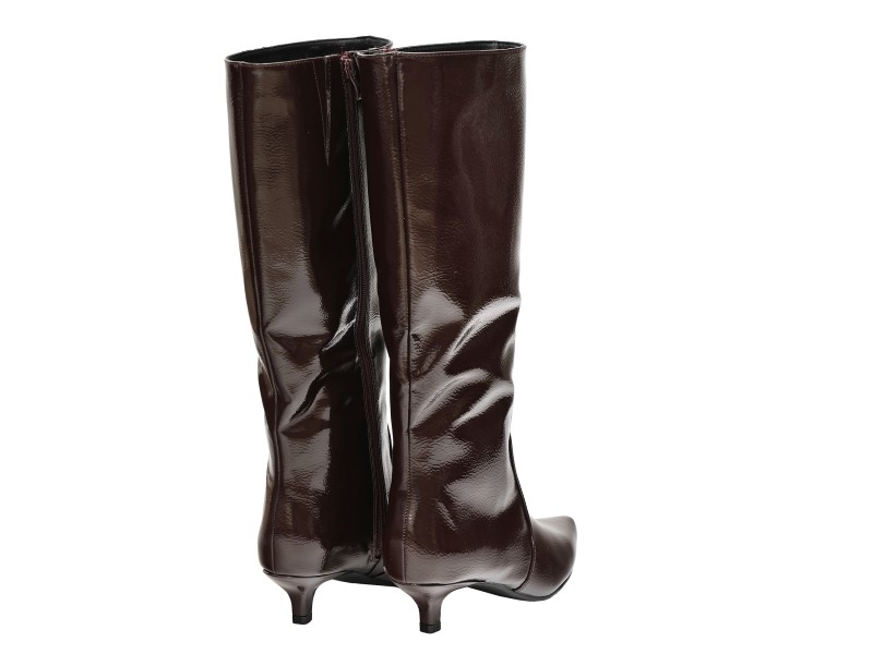 Stivale in simil pelle verniciato effetto naplak con tacco basso