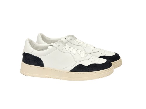 Sneakers in pelle con inserti in camoscio