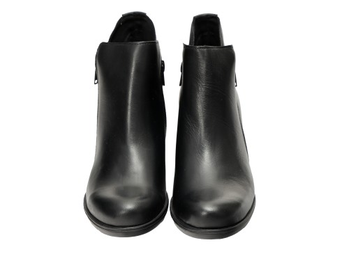 Tronchetto in vera pelle con tacco comodo e doppia lampo