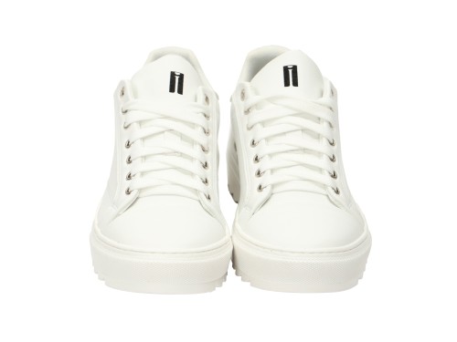 Sneakers in pelle con fondo in gomma